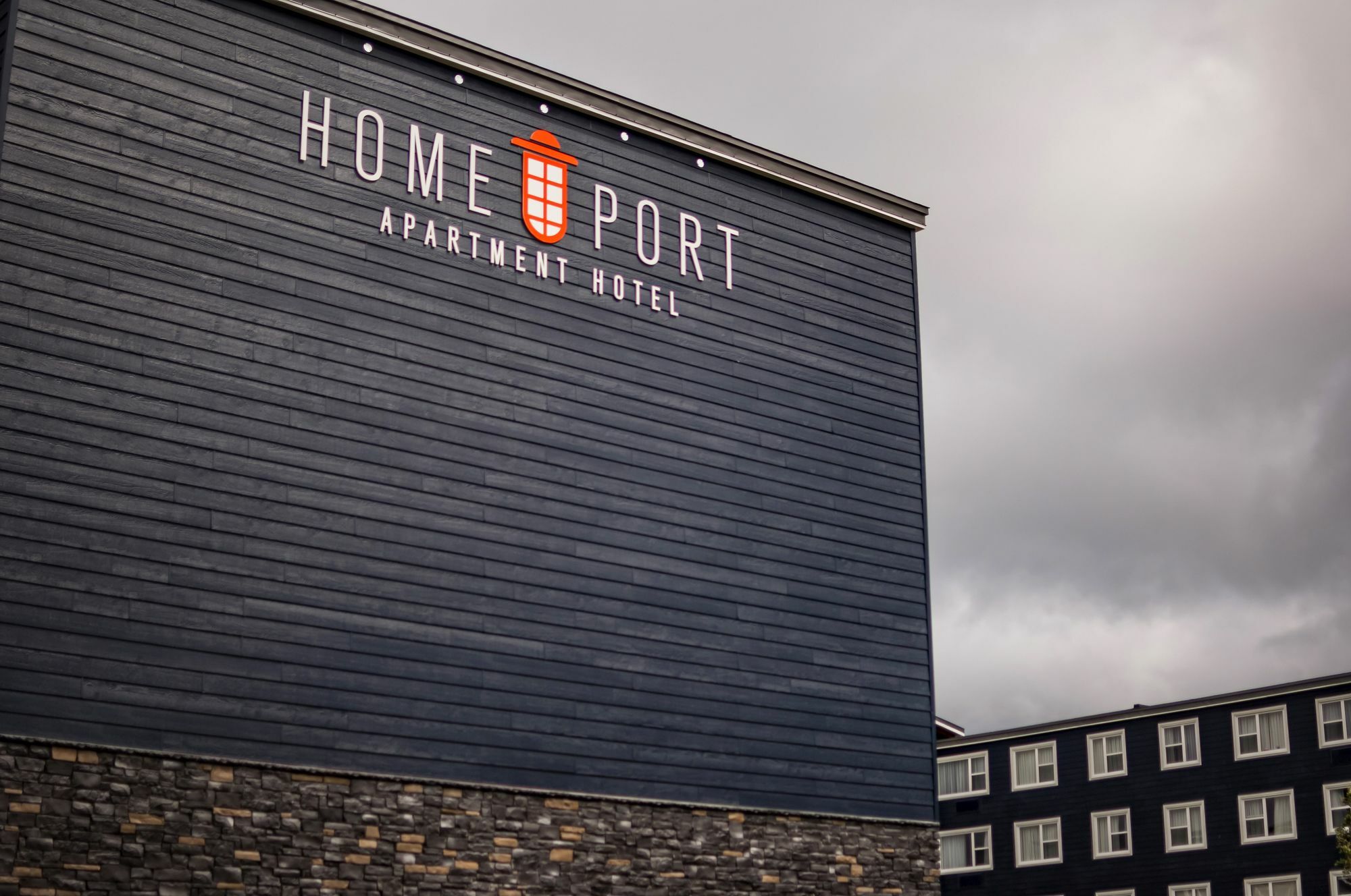 Homeport Apartment Hotel Сент-Джонс Экстерьер фото